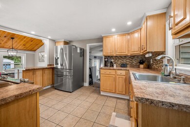 92 Front St, Merrimack, NH 03054 - photo 5