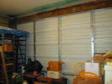 Garage.