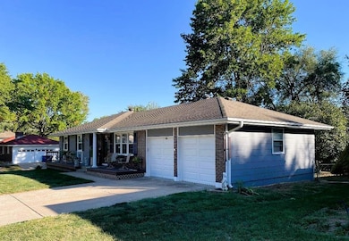 102 SW Moore Ct, Blue Springs, MO 64014 - photo 3