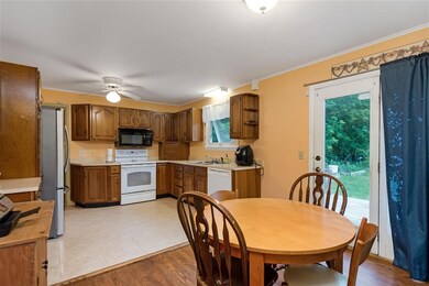 127 Messenger St, Saint Albans, VT 05478 - photo 5