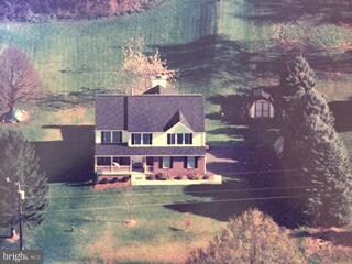 26405 Aiken Dr, Clarksburg, MD 20871 - photo 2