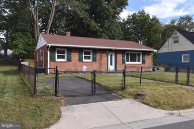 189 Martin Dr, Manassas Park, VA 20111 - photo 2