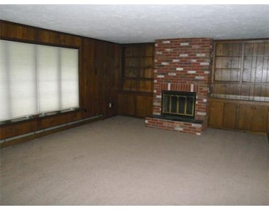 86 Chapel St unit all, Holden, MA 01520 - photo 4