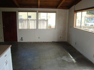 042-810215-DiningArea