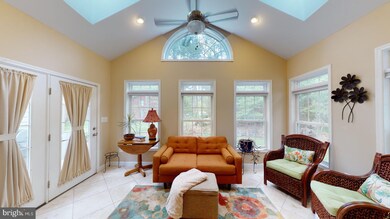 11545 Honeysuckle Ct, Swan Point, MD 20645 - photo 4