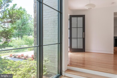 1007 Vassar Rd, Alexandria, VA 22314 - photo 4