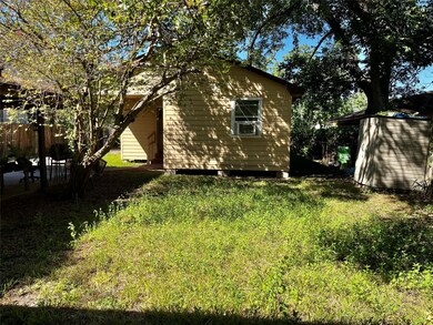 7704 Helmers St, Houston, TX 77022 - photo 3