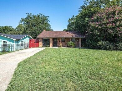 606 W Linden St, Ennis, TX 75119 - photo 4