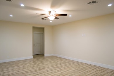 familyroom 1