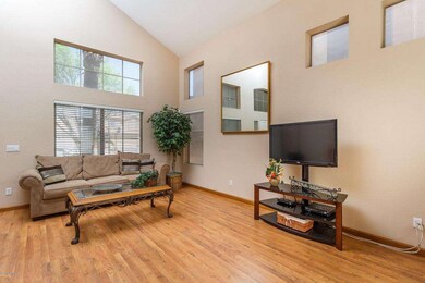 004_LIVING ROOM.jpg