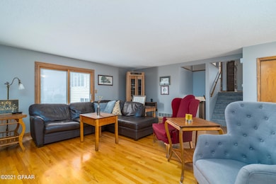 2106 Summerset Ct, Grand Forks, ND 58201 - photo 5