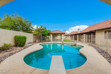 Pool 2 LA