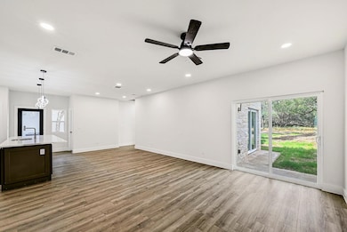 804 Hi Cir W unit A, Horseshoe Bay, TX 78657 - photo 5