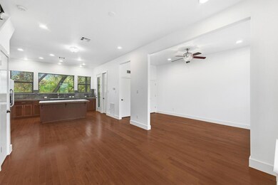 4610 Windy Brook Dr unit B, Austin, TX 78723 - photo 4