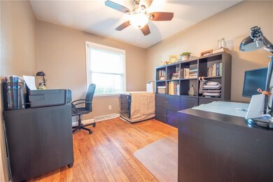 568 Collier St, Columbus, IN 47201 - photo 4