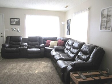 596 Cembra Dr, Greenwood, IN 46143 - photo 4