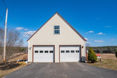 889 Middle Road 006