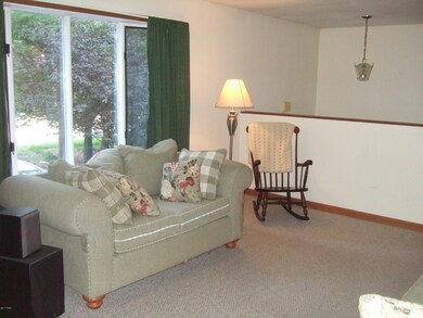 1123 Wallenpaupack Dr, Lake Ariel, PA 18436 - photo 2
