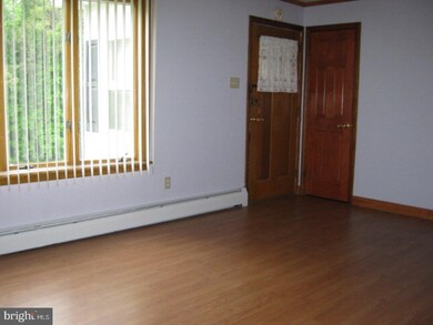 64 Wayne Ave, Tamaqua, PA 18252 - photo 4