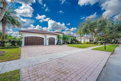 13372 SW 40th St, Davie, FL 33330 - photo 2