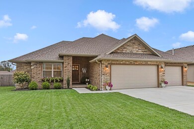 871 E Barracuda Dr, Nixa, MO 65714 - photo 2