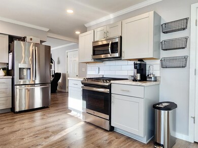 204 S Clark St, Auburn, IN 46706 - photo 7