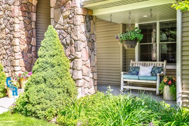 17201 Hiawatha Summer-32