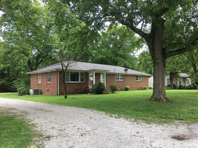 123 Pickle St, Shelbyville, TN 37160 - photo 3