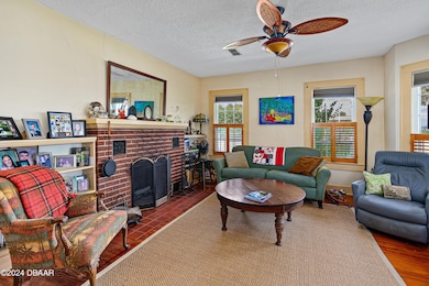 1206 S. Riverside-23