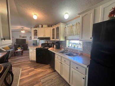 9 Willow Cir, White River Junction, VT 05001 - photo 7