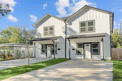 5317 Chennault Rd unit A / B, Houston, TX 77033 - photo 2