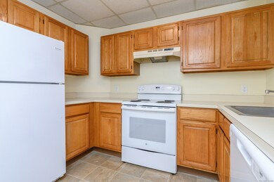 102 Judd Square unit 102, Wallingford, CT 06492 - photo 6