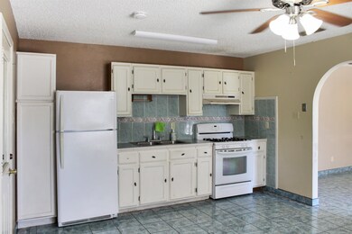1405 Reagan Dr unit 1, Laredo, TX 78046 - photo 4