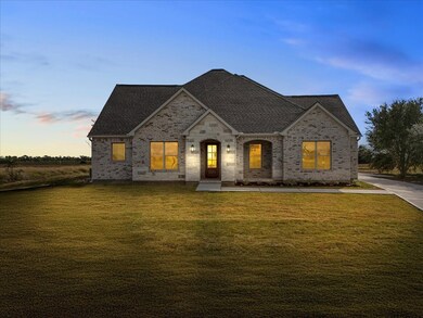 224 Cripple Creek Ln, Angleton, TX 77515 - photo 2