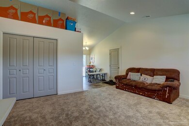 61476 Lucia St, Bend, OR 97702 - photo 5