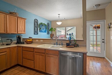 348 Brookhaven Dr, Central Point, OR 97502 - photo 5