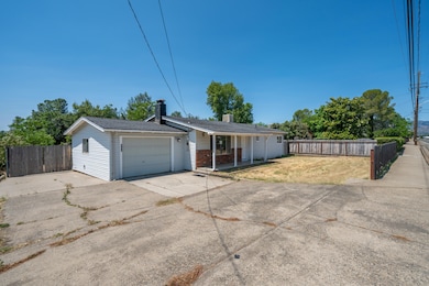 852 Lake Blvd-1