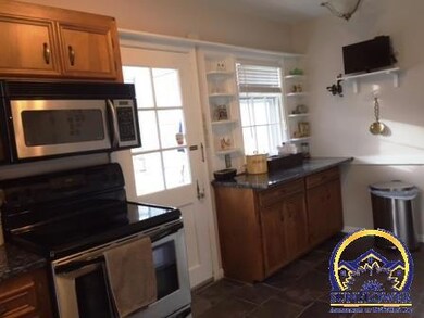 1731 SW Randolph Ave, Topeka, KS 66604 - photo 7