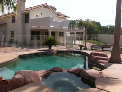 Swimming Pool/Hot Tub/Sauna.