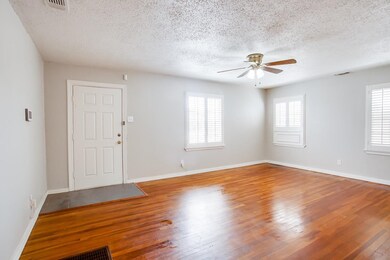 2706 36th St, Lubbock, TX 79413 - photo 4