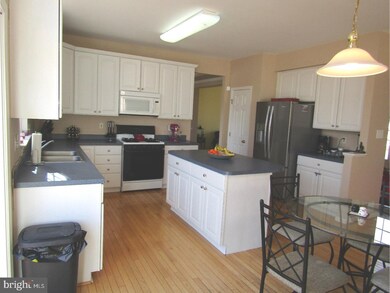 704 Sherwood Dr, Williamstown, NJ 08094 - photo 6