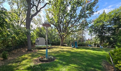 25W201 Summit Dr, Naperville, IL 60563 - photo 6