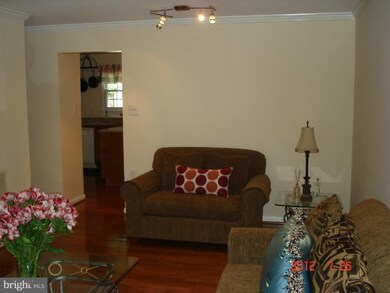 6119 Quiet Pond Ct, Burke, VA 22015 - photo 2