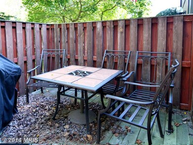 558 West Ct unit 28A, Glen Burnie, MD 21061 - photo 2