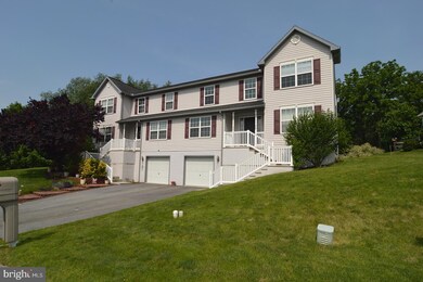 1014 Lily Ln, Temple, PA 19560 - photo 4