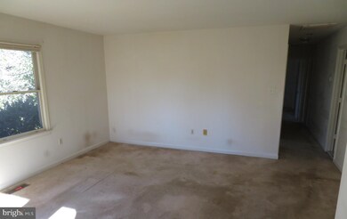 8466 Emerald Ln, Marshall, VA 20115 - photo 3