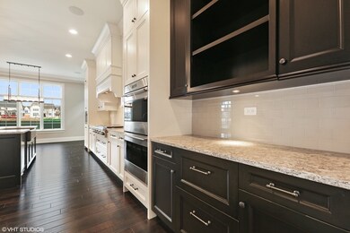 121 Joanne Way, Elmhurst, IL 60126 - photo 4