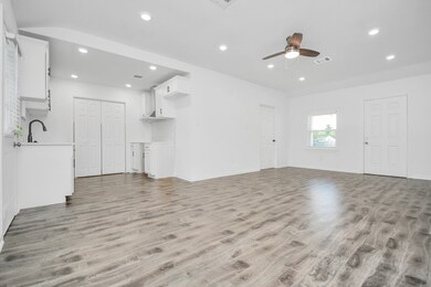 7215 S Hall St, Houston, TX 77028 - photo 6