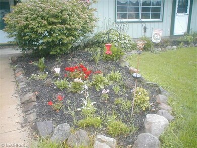 4910 Ferndale Ave, Sheffield Lake, OH 44054 - photo 4