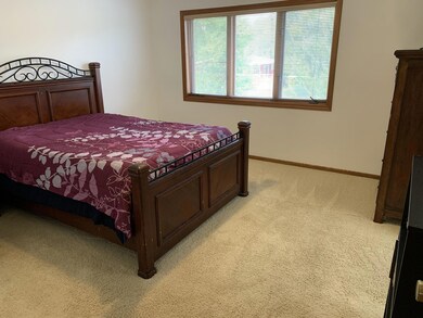 Master Bedroom - 1<|><|>